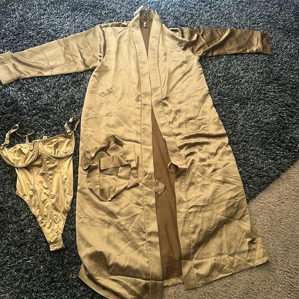 Skims size medium silk robe set nwt